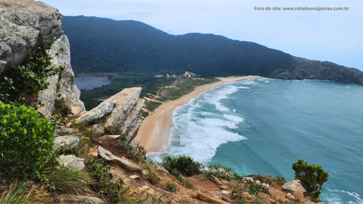 Descubra as trilhas mais bonitas de Florianópolis e aproveite tudo com conforto, se hospedando em Canasvieiras — o ponto de partida ideal.